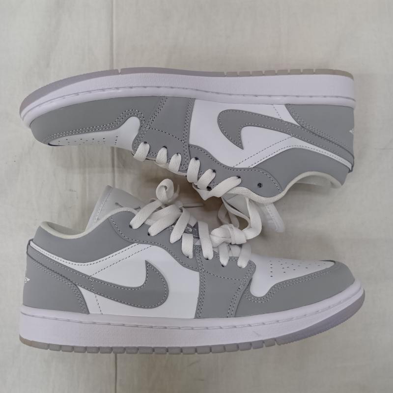ナイキ NIKE スニーカー スニーカー DC0774-105 WMNS AIR JORDAN 1 LOW US9.5/;26.5cm US：9.5 ロゴ、文字 白 / ホワイト / white X 灰 / グレー / gray メンズ USED 古着 中古 50159391