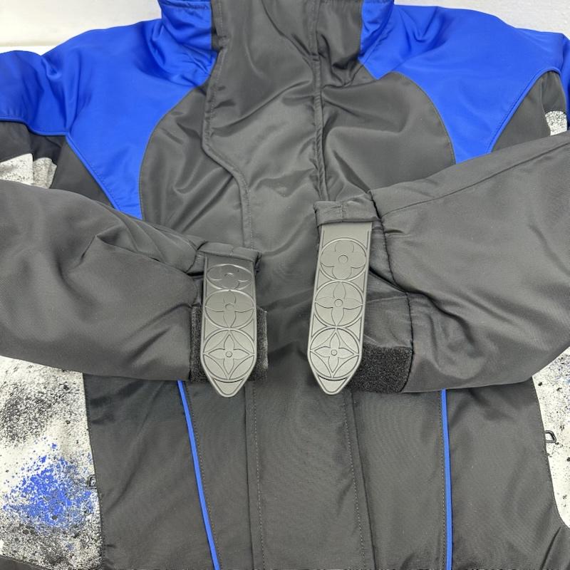 ルイヴィトン LOUIS VUITTON ジャケット、上着 ジャンパー、ブルゾン スプラッシュ モノグラム ナイロン パフィー ジャケット HIB30WRWK 46 黒 / ブラック / black X 青 / ブルー / blue メンズ USED 古着 中古 50159697