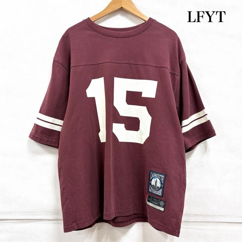 ラファイエット Lafayette Tシャツ 半袖 LFYT blazzworks コラボ VINTAGE FOOTBALL TEE ラガー ナンバリング ロゴ プリント 半袖 Tシャツ ヴィンテージ加工 L ロゴ、文字 X プリント えんじ / ワインレッド / dark red X 白 / ホワイト / white メンズ USED 古着 中古 50159981