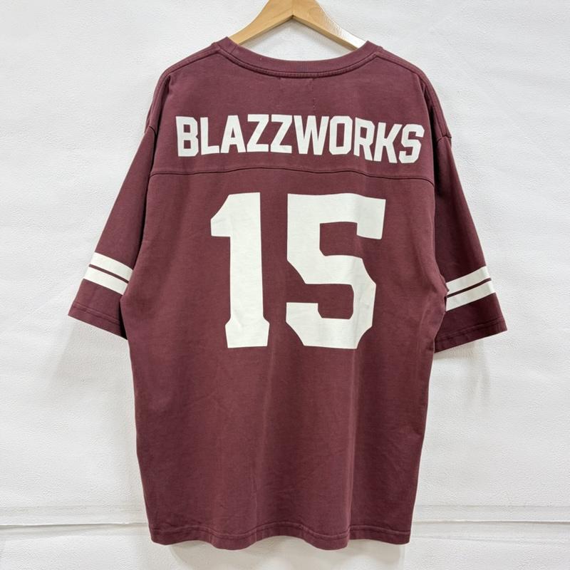 ラファイエット Lafayette Tシャツ 半袖 LFYT blazzworks コラボ VINTAGE FOOTBALL TEE ラガー ナンバリング ロゴ プリント 半袖 Tシャツ ヴィンテージ加工 L ロゴ、文字 X プリント えんじ / ワインレッド / dark red X 白 / ホワイト / white メンズ USED 古着 中古 50159981