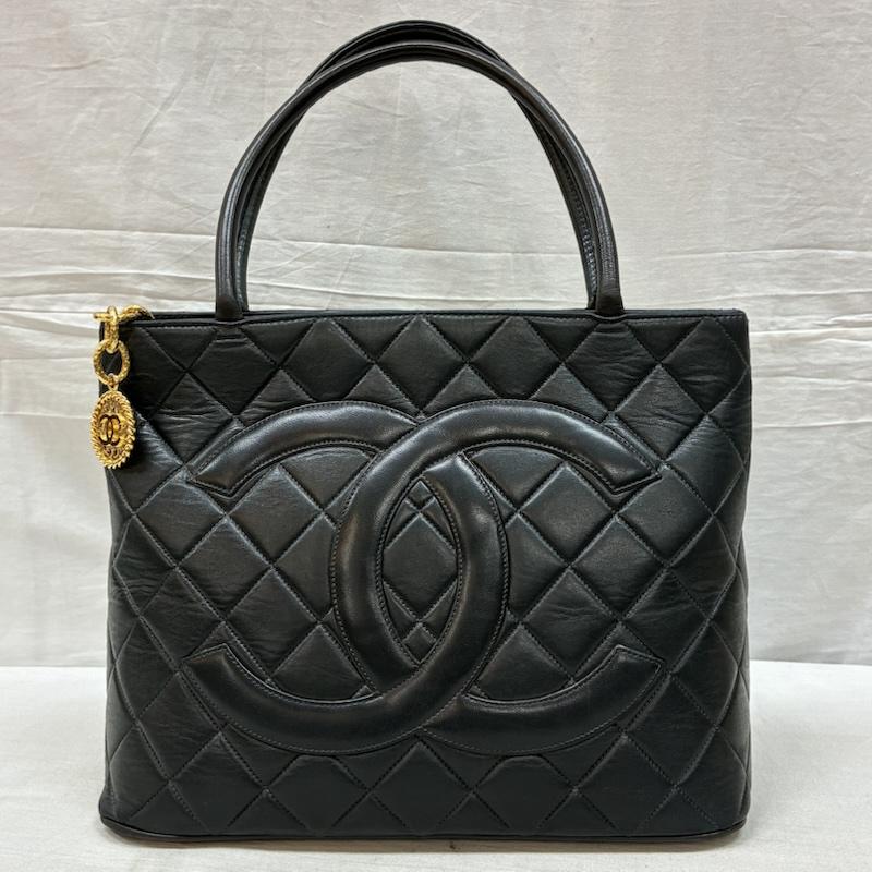 シャネル CHANEL トートバッグ トートバッグ マトラッセ ココマーク ゴールド メダリオン チャーム ラム レザー 復刻 トート バッグ - レディース USED 古着 中古 50160220