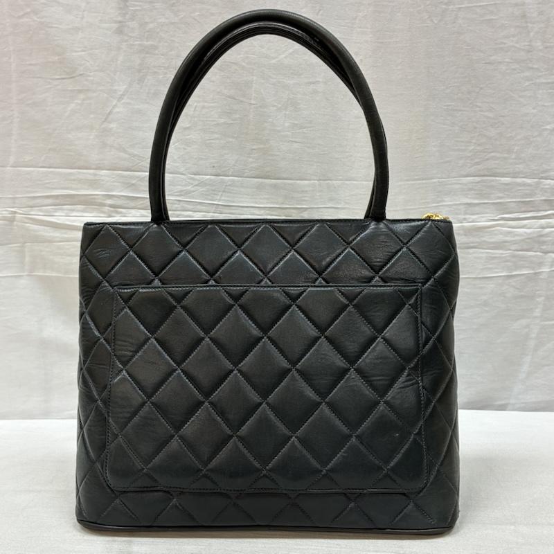 シャネル CHANEL トートバッグ トートバッグ マトラッセ ココマーク ゴールド メダリオン チャーム ラム レザー 復刻 トート バッグ - レディース USED 古着 中古 50160220