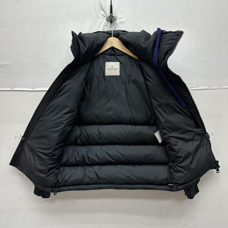 モンクレール MONCLER ジャケット、上着 ダウンジャケット LAVEDA ナイロン ダウン ジャケット E20914031985 0 黒 / ブラック / black メンズ USED 古着 中古 50160230