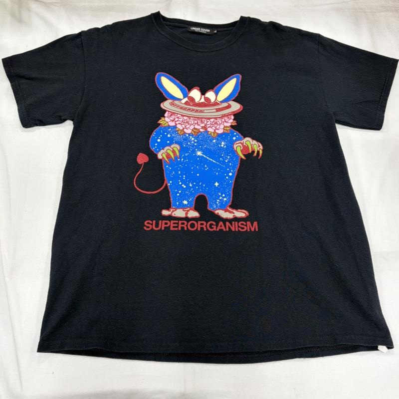 アンダーカバー UNDERCOVER Tシャツ 半袖 SUPER ORGANISM スーパーオーガニズム コラボ ロゴ プリント 半袖 Tシャツ JUN TAKAHASHI L プリント 黒 / ブラック / black X マルチカラー / マルチカラー / multicolor メンズ USED 古着 中古 50160316