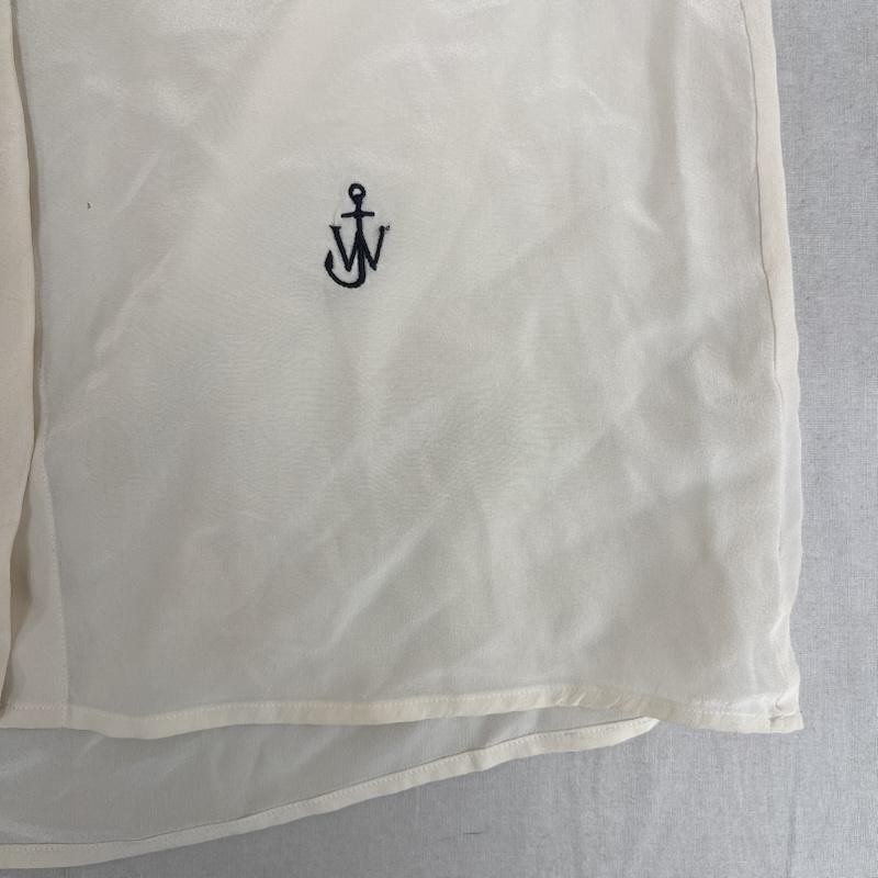 ジェイダブリュアンダーソン JWANDERSON シャツ、ブラウス 長袖 イギリス製 アンカーロゴ 刺繍 シルク シャツ ISS1323 XS オフホワイト / オフホワイト / レディース USED 古着 中古 50160350