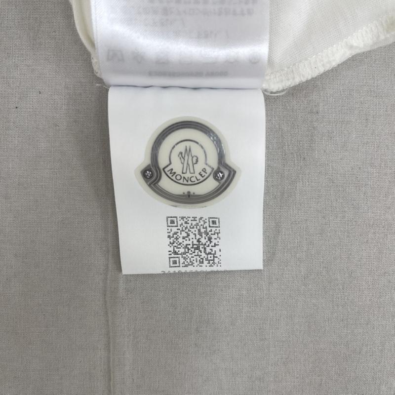 モンクレール MONCLER Tシャツ 半袖 ルーマニア製 LIFE ロゴ グラフィック プリント Tシャツ e20938090950 M 白 / ホワイト / white メンズ USED 古着 中古 50160454