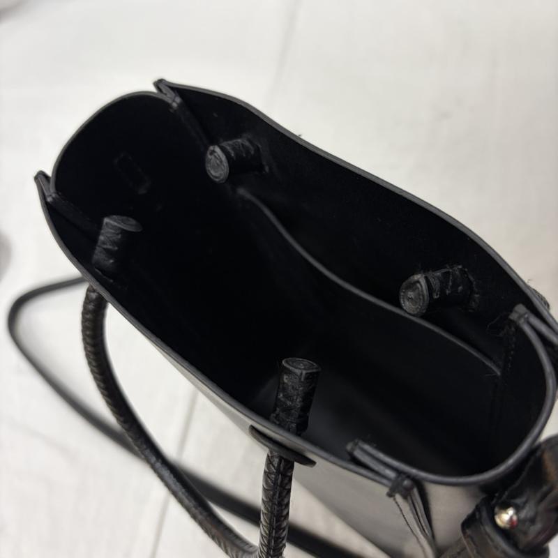 ヤーキ YAHKI ショルダーバッグ ショルダーバッグ ショルダーバッグ black スクエア レザー - 黒 / ブラック / black レディース USED 古着 中古 50160570