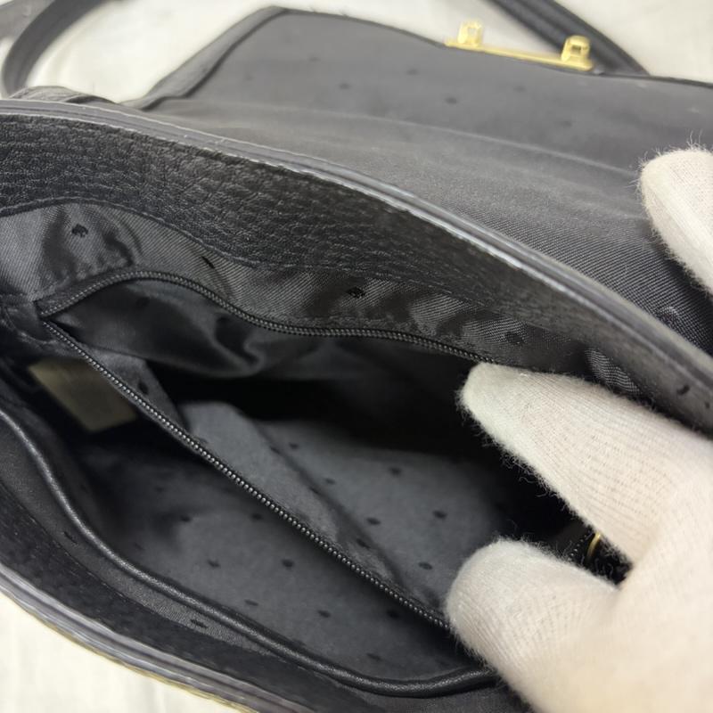 ケイトスペード Kate Spade ショルダーバッグ ショルダーバッグ James Street Shaylee タッセルショルダーバッグ 型押しデザイン black - ロゴ、文字 黒 / ブラック / black レディース USED 古着 中古 50160671
