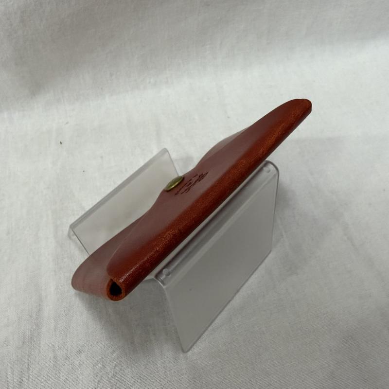 イルビゾンテ IL BISONTE カードケース カードケース レター型カードケース red レザー ロゴ刻印 名刺入れ コインケース - ロゴ、文字 赤 / レッド / red メンズ USED 古着 中古 50160743