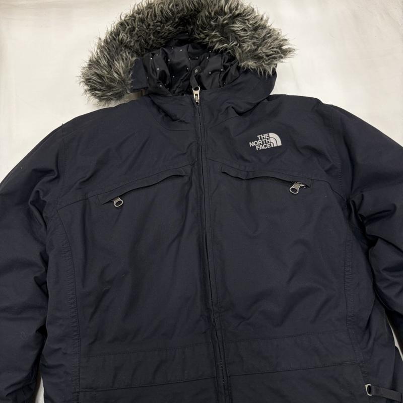 ザノースフェイス THE NORTH FACE ジャケット、上着 ダウンジャケット GIRLS ロング ダウン コート Aライン ロゴ 刺繍 フード ファー 内側ドット ジップアップ HYVENT XL ワンポイント X ロゴ、文字 X 刺繍 紺 / ネイビー / navy X 灰 / グレー / gray ガールズ USED 古着 中古 50160761