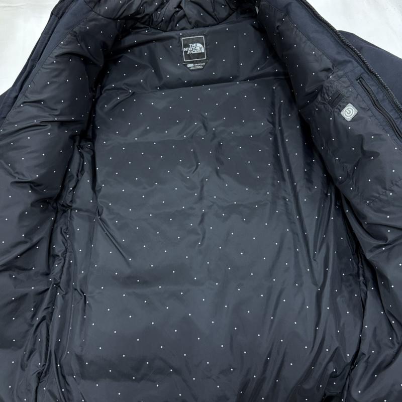ザノースフェイス THE NORTH FACE ジャケット、上着 ダウンジャケット GIRLS ロング ダウン コート Aライン ロゴ 刺繍 フード ファー 内側ドット ジップアップ HYVENT XL ワンポイント X ロゴ、文字 X 刺繍 紺 / ネイビー / navy X 灰 / グレー / gray ガールズ USED 古着 中古 50160761