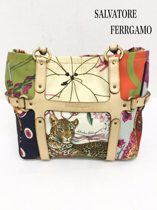 サルヴァトーレフェラガモ Salvatore Ferragamo トートバッグ トートバッグ サルヴァトーレ フェラガモ トートバッグ ベージュ グリーン マルチカラー AF-21 パンサー 豹 フラワー 花 - 総柄 マルチカラー / マルチカラー / multicolor レディース USED 古着 中古 50160815