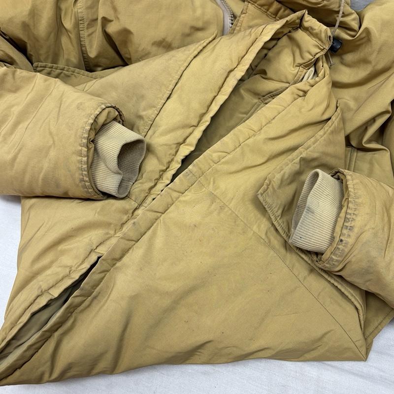 ウールリッチウーレンミルズ Woolrich Woolen Mills ジャケット、上着 ダウンジャケット ARCTIC PARKA アークティック パーカー USA製 70s フーデッド ファー ダウン ジャケット M メンズ USED 古着 中古 50160883