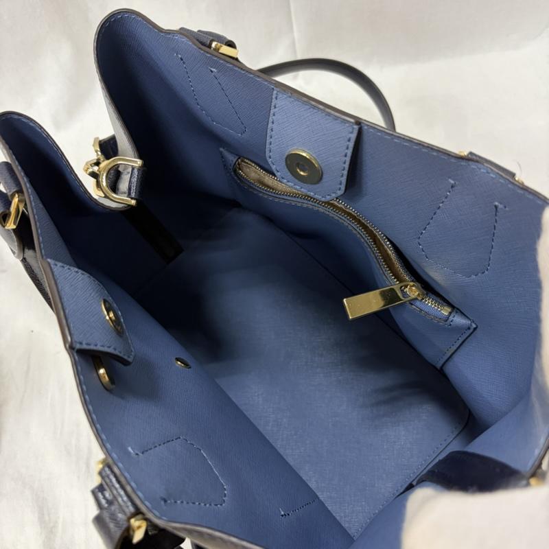 マイケルコース MICHAEL KORS ハンドバッグ ハンドバッグ グリニッチ GREENWICH スクエアシルエット ショルダーバッグ トート av-1505 ネイビー - 無地 X ロゴ、文字 紺 / ネイビー / navy レディース USED 古着 中古 50161004