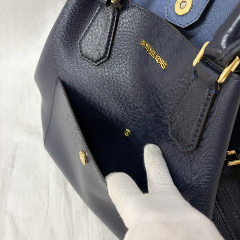 マイケルコース MICHAEL KORS ハンドバッグ ハンドバッグ グリニッチ GREENWICH スクエアシルエット ショルダーバッグ トート av-1505 ネイビー - 無地 X ロゴ、文字 紺 / ネイビー / navy レディース USED 古着 中古 50161004