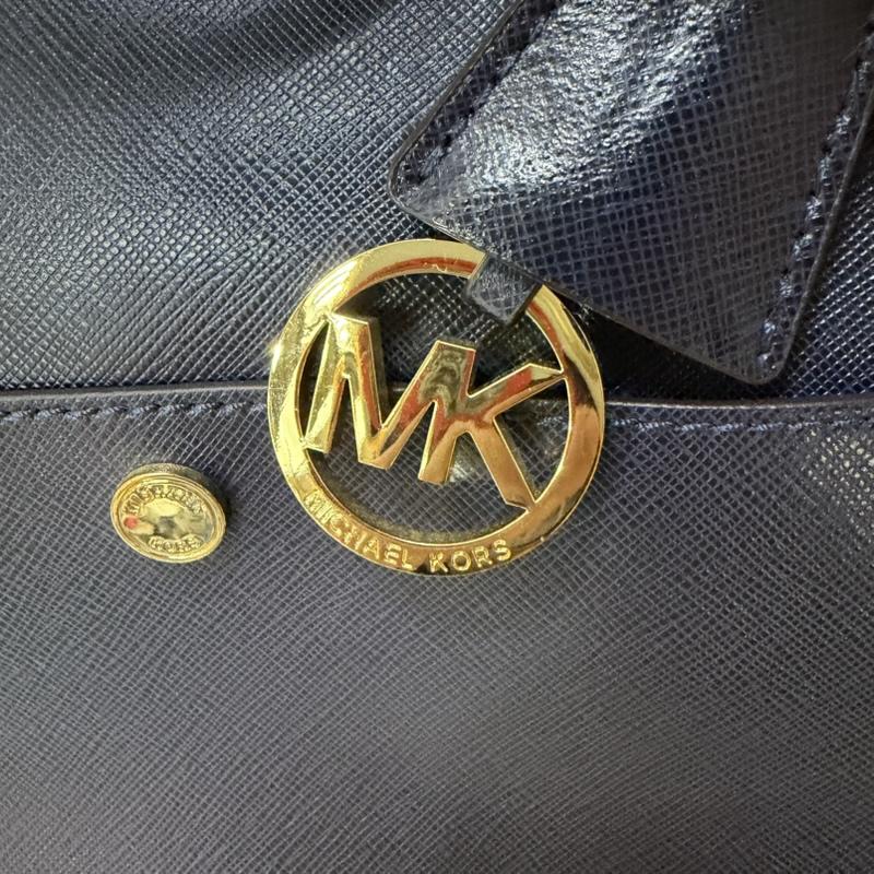 マイケルコース MICHAEL KORS ハンドバッグ ハンドバッグ グリニッチ GREENWICH スクエアシルエット ショルダーバッグ トート av-1505 ネイビー - 無地 X ロゴ、文字 紺 / ネイビー / navy レディース USED 古着 中古 50161004