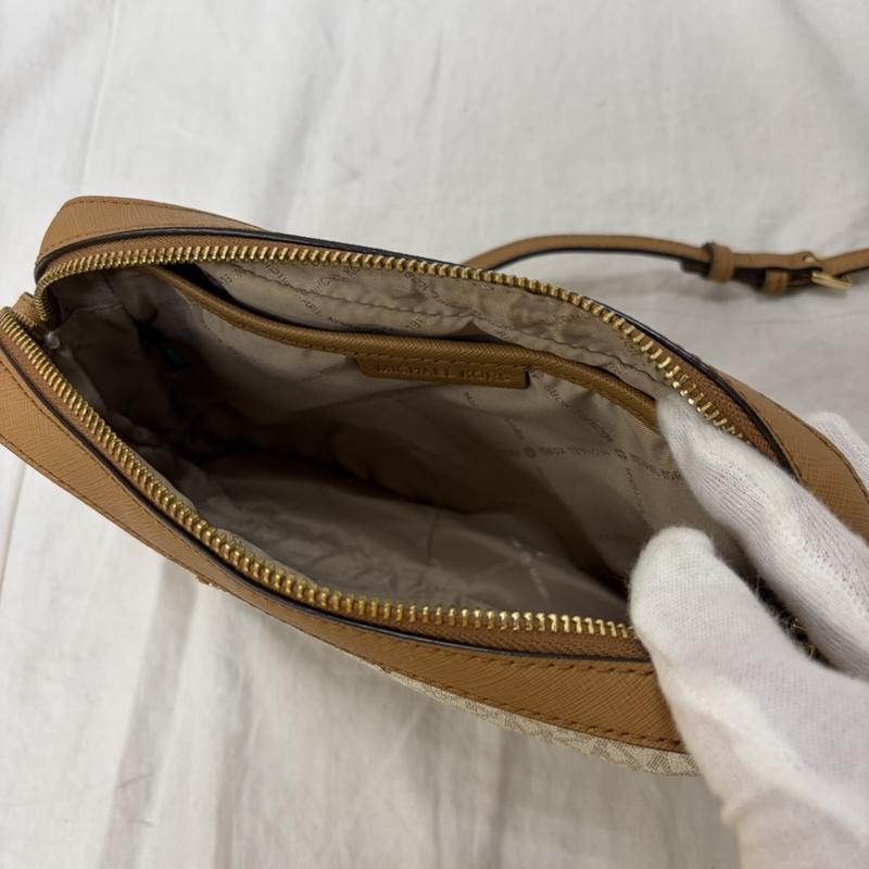 マイケルコース MICHAEL KORS ショルダーバッグ ショルダーバッグ シグネチャー クロスボディバッグ JET SET ITEM 35F8GTTC3B - 無地 X ロゴ、文字 白 / ホワイト / white X 茶 / ブラウン / brown レディース USED 古着 中古 50161007
