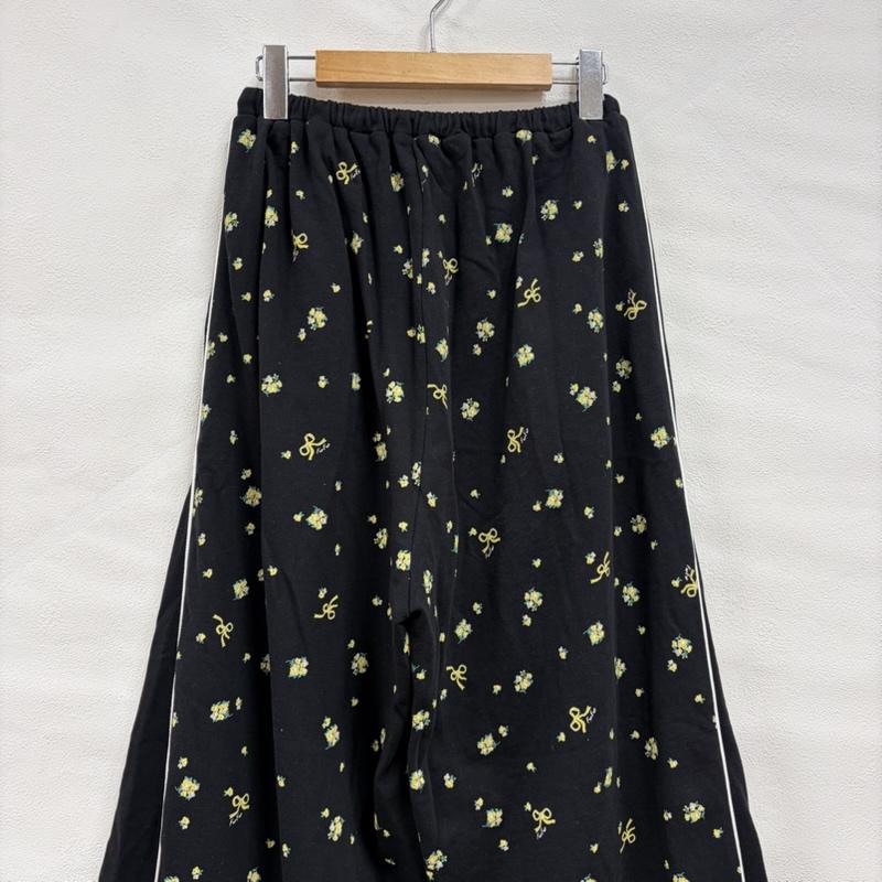 ファーファー FURFUR パンツ ワークパンツ、ペインターパンツ フラワー リボン プリント スウェット パンツ ワイド FREE ロゴ、文字 X プリント X 花柄 黒 / ブラック / black X 黄 / イエロー / yellow レディース USED 古着 中古 50161044