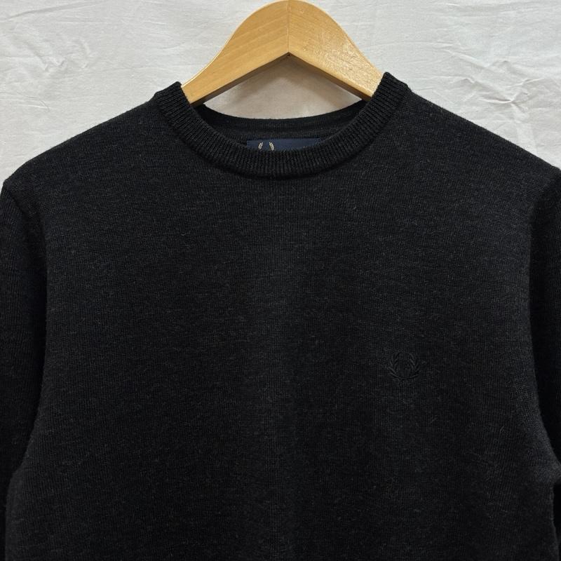 フレッドペリー FRED PERRY ニット、セーター 長袖 K4501 Merino Wool メリノウール 薄手 ニット セーター クルーネック XS メンズ USED 古着 中古 50161119