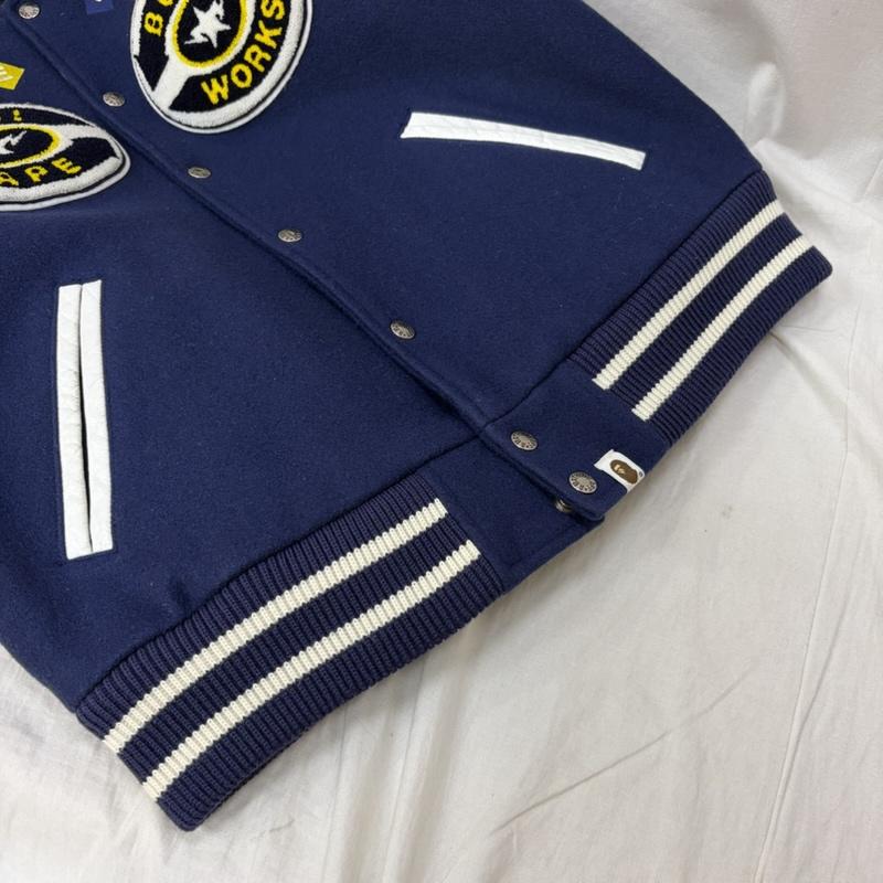アベイシングエイプ A BATHING APE ジャケット、上着 ジャンパー、ブルゾン BAPY スタジアムジャンパー スタジャン レザー シリアルナンバー入り ワッペン 刺繍 M ロゴ、文字 黄 / イエロー / yellow X 白 / ホワイト / white X 紺 / ネイビー / navy メンズ USED 古着 中古 50161247