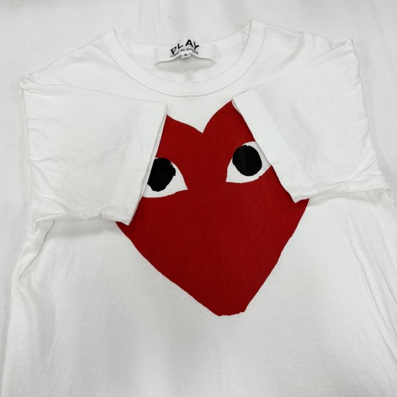 コムデギャルソン COMME des GARCONS Tシャツ 半袖 PLAY プレイ ハート 半袖 Tシャツ ロゴ プリント ワッペン パッチ S ロゴ、文字 X プリント X 刺繍 白 / ホワイト / white X 赤 / レッド / red X 青 / ブルー / blue レディース USED 古着 中古 50161316
