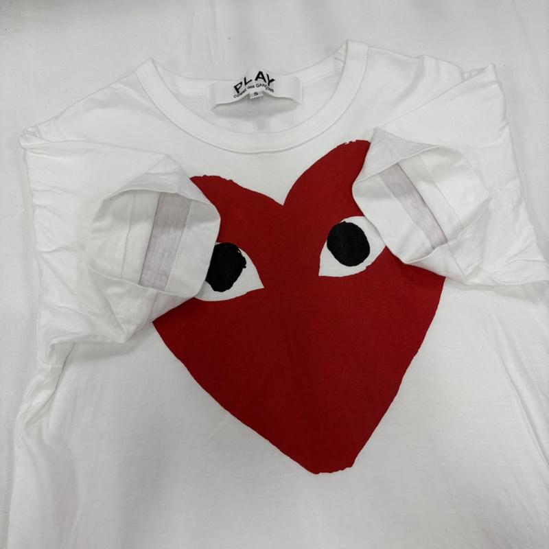 コムデギャルソン COMME des GARCONS Tシャツ 半袖 PLAY プレイ ハート 半袖 Tシャツ ロゴ プリント ワッペン パッチ S ロゴ、文字 X プリント X 刺繍 白 / ホワイト / white X 赤 / レッド / red X 青 / ブルー / blue レディース USED 古着 中古 50161316