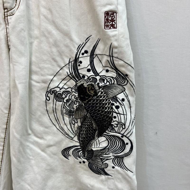 絡繰魂 KARAKURI TAMASHII パンツ ショートパンツ 鯉 和柄 刺繍 ホワイトデニム ショートパンツ 36インチ 白 / ホワイト / white メンズ USED 古着 中古 50161374