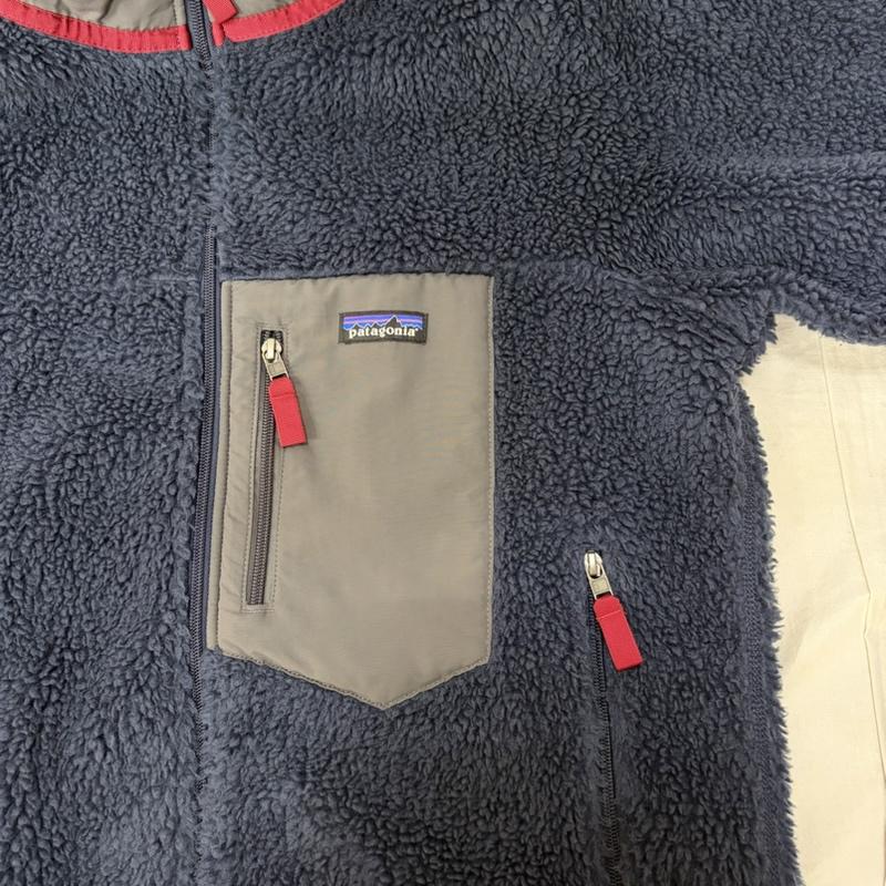 パタゴニア patagonia ジャケット、上着 ジャンパー、ブルゾン 23056FA22 CLASSIC RETRO X JACKET navy×red L L ロゴ、文字 紺 / ネイビー / navy X えんじ / ワインレッド / dark red メンズ USED 古着 中古 50161390