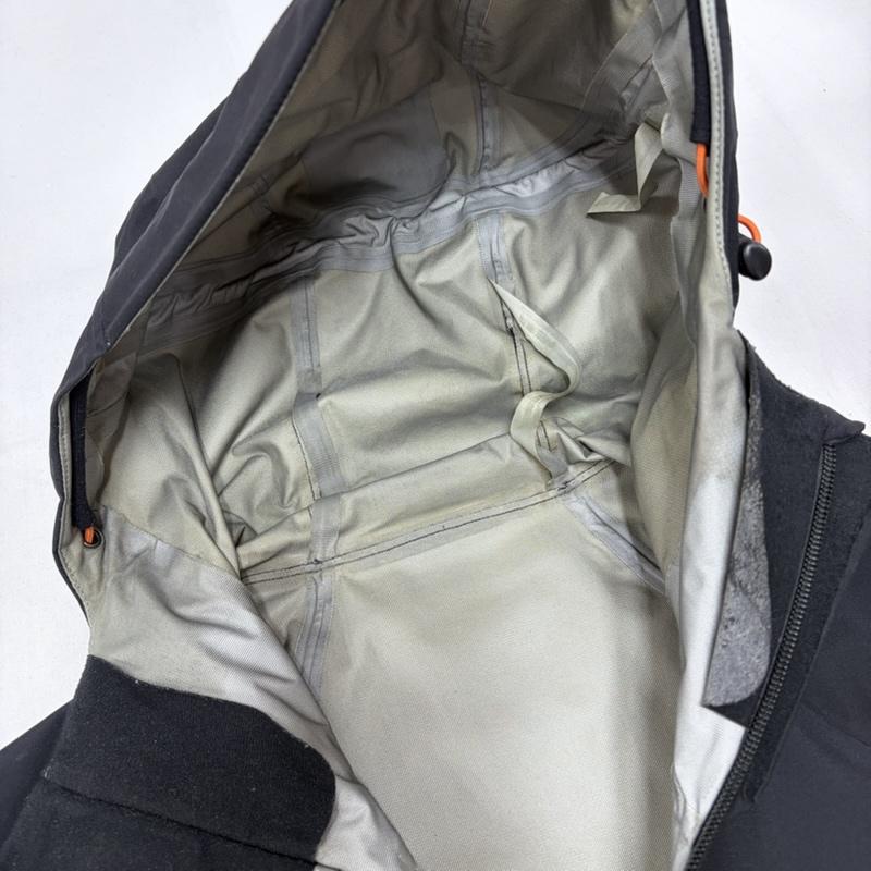 ロウアルパイン Lowe alpine ジャケット、上着 ジャンパー、ブルゾン WILDERNESS GTX JACKET GORE-TEX ゴアテックス ナイロンジャケット マウンテンパーカー ロゴ LFMX12201 - ロゴ、文字 X プリント 黒 / ブラック / black X 灰 / グレー / gray X 橙 / オレンジ / orange メンズ USED 古着 中古 50161502