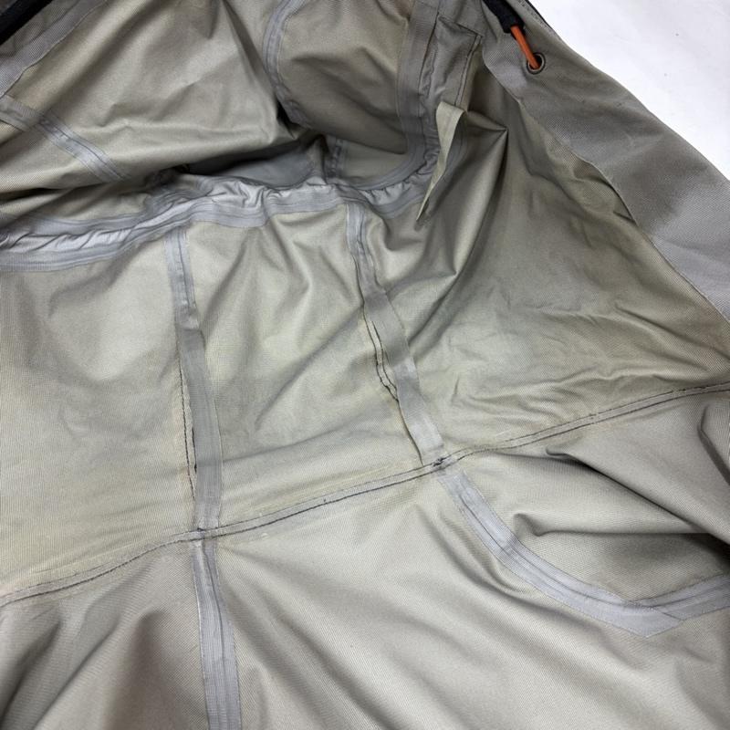 ロウアルパイン Lowe alpine ジャケット、上着 ジャンパー、ブルゾン WILDERNESS GTX JACKET GORE-TEX ゴアテックス ナイロンジャケット マウンテンパーカー ロゴ LFMX12201 - ロゴ、文字 X プリント 黒 / ブラック / black X 灰 / グレー / gray X 橙 / オレンジ / orange メンズ USED 古着 中古 50161502