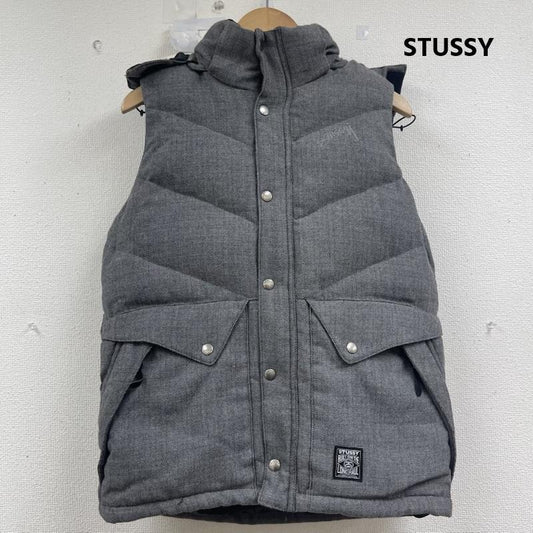 ステューシー STUSSY ジャケット、上着 ダウンベスト ロゴ刺繍 ヘリンボーン柄 フード ダウンベスト M 灰 / グレー / gray メンズ USED 古着 中古 50161517