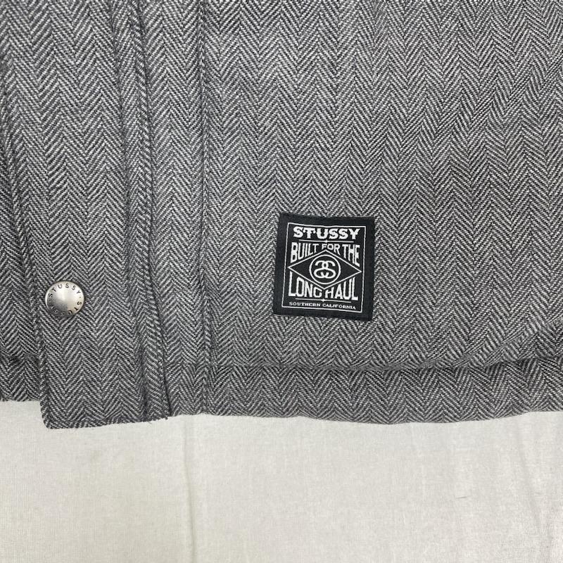 ステューシー STUSSY ジャケット、上着 ダウンベスト ロゴ刺繍 ヘリンボーン柄 フード ダウンベスト M 灰 / グレー / gray メンズ USED 古着 中古 50161517