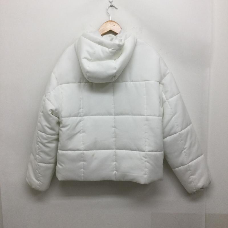 ナイキ NIKE ジャケット、上着 ジャンパー、ブルゾン スポーツウェア クラシック パファー Therma-FIT ルーズ フーデッド ジャケット FB7673-100 M 無地 白 / ホワイト / white レディース USED 古着 中古 50161579