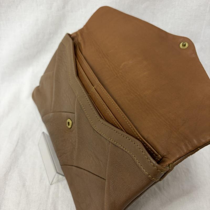 ゲンテン genten 財布 長財布 レザー エンベロープ財布 レター型 長財布 ナッパレザー ベージュブラウン 無地 ベージュ / ベージュ / beige レディース USED 古着 中古 50161673
