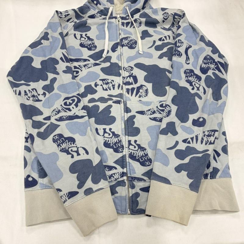 ステューシー STUSSY パーカー 長袖 カモフラ 迷彩 ロゴ 総柄 ジップアップ フルジップ パーカー スウェット S ロゴ、文字 X プリント X カモフラージュ柄・迷彩 青 / ブルー / blue X 灰 / グレー / gray X 紺 / ネイビー / navy メンズ USED 古着 中古 50161778