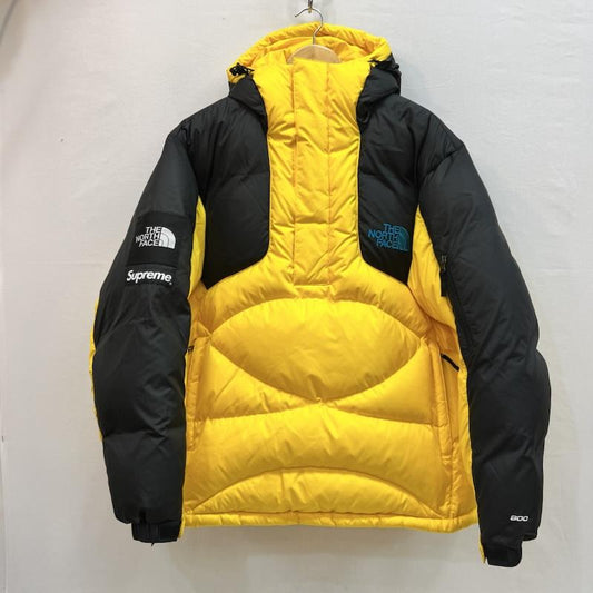 シュプリーム×ノースフェイス Supreme×THE NORTH FACE ジャケット、上着 ダウンジャケット 800 フィル ハーフ ジップ フーディー プルオーバー ND52205I M 黄 / イエロー / yellow X 黒 / ブラック / black メンズ USED 古着 中古 50161883