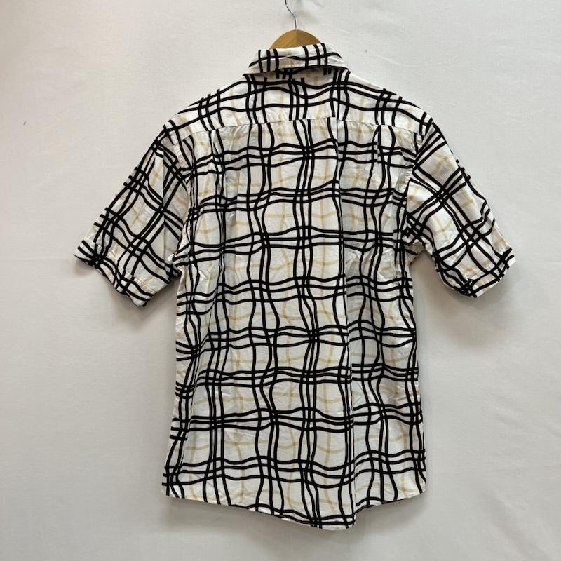 バーバリーブラックレーベル BURBERRY BLACK LABEL シャツ、ブラウス 半袖 曲線チェック柄 半袖シャツ 2 白 / ホワイト / white X 茶 / ブラウン / brown X ベージュ / ベージュ / beige メンズ USED 古着 中古 50161932