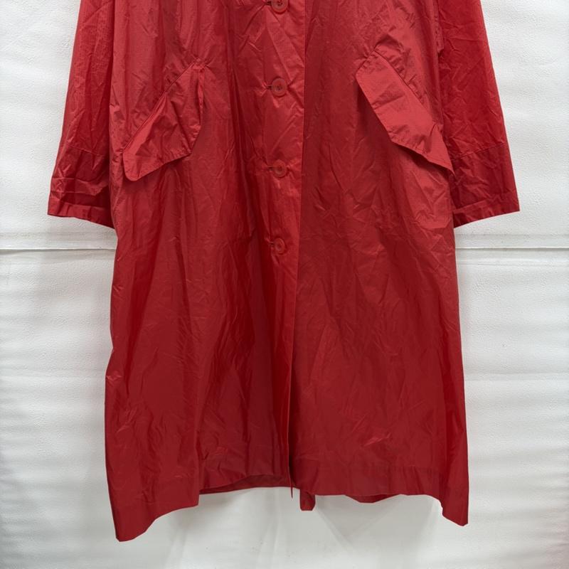 プリーツプリーズ PLEATS PLEASE コート コート一般 ISSEY MIYAKE イッセイミヤケ フード ロング レインコート ジャケット ナイロン ブルゾン 4 無地 赤 / レッド / red レディース USED 古着 中古 50161971