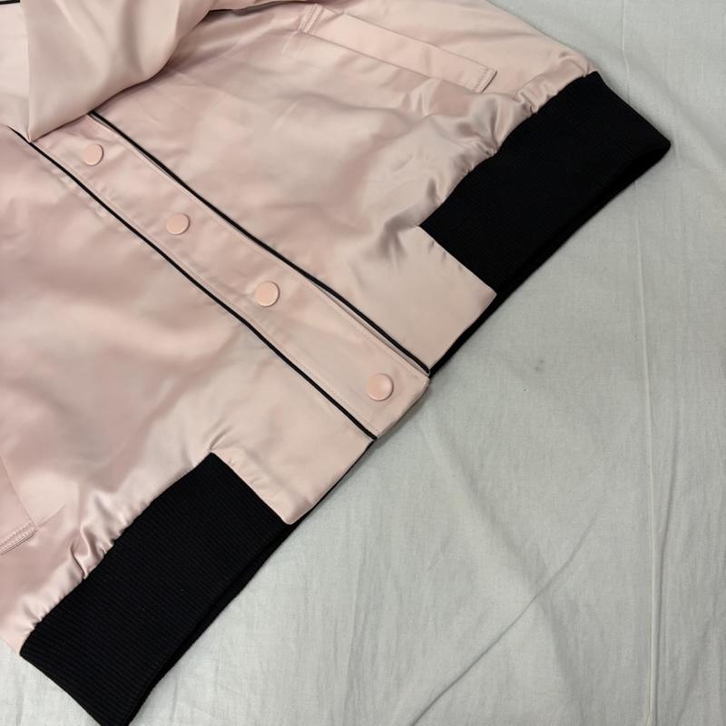 マリークヮント MARY QUANT ジャケット、上着 ジャンパー、ブルゾン 224-551701-090-3 サテンロゴブルゾン pink M(38) M ロゴ、文字 桃 / ピンク / pink レディース USED 古着 中古 50161992
