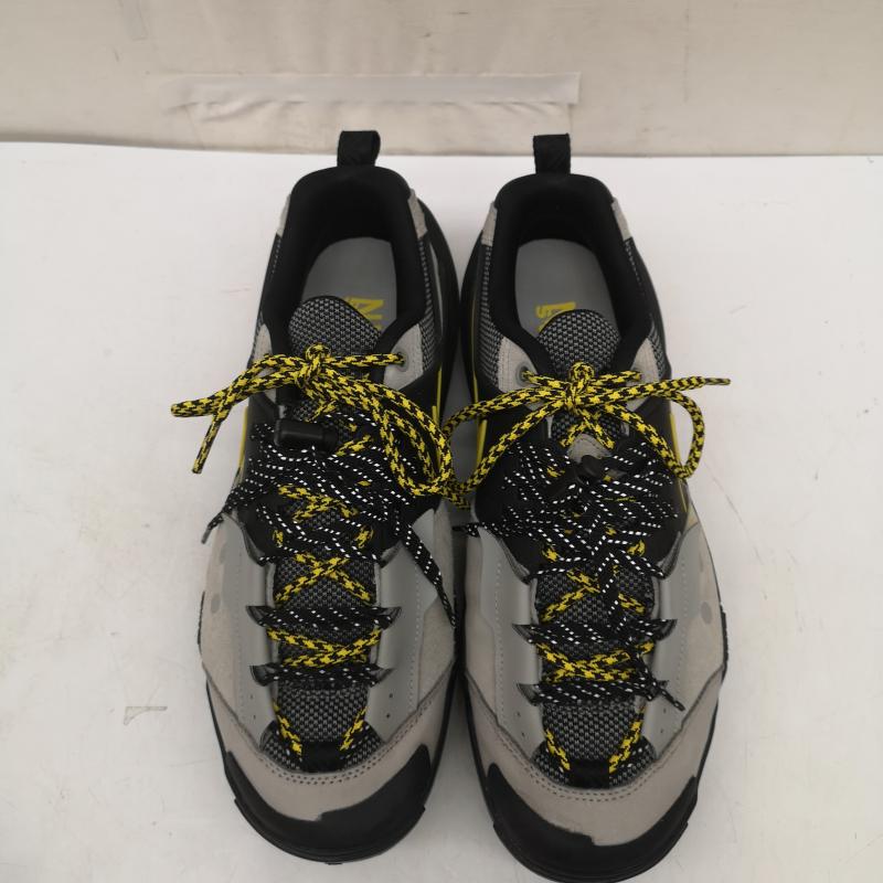 ナイキ NIKE スニーカー スニーカー sacai Zegamadome Matte Silver ゼガマドーム マットシルバー スニーカー HQ8618-002 28.5cm 灰 / グレー / gray メンズ USED 古着 中古 50162112