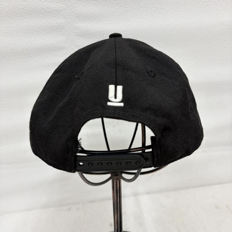 アンダーカバー UNDERCOVER 帽子 キャップ NEW ERA ニューエラ コラボ キャップ スナップバック ロゴ 刺繍 - ロゴ、文字 X 刺繍 黒 / ブラック / black X 白 / ホワイト / white メンズ USED 古着 中古 50162213
