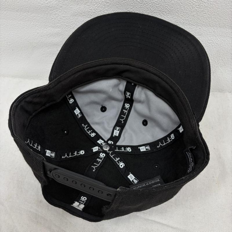 アンダーカバー UNDERCOVER 帽子 キャップ NEW ERA ニューエラ コラボ キャップ スナップバック ロゴ 刺繍 - ロゴ、文字 X 刺繍 黒 / ブラック / black X 白 / ホワイト / white メンズ USED 古着 中古 50162213