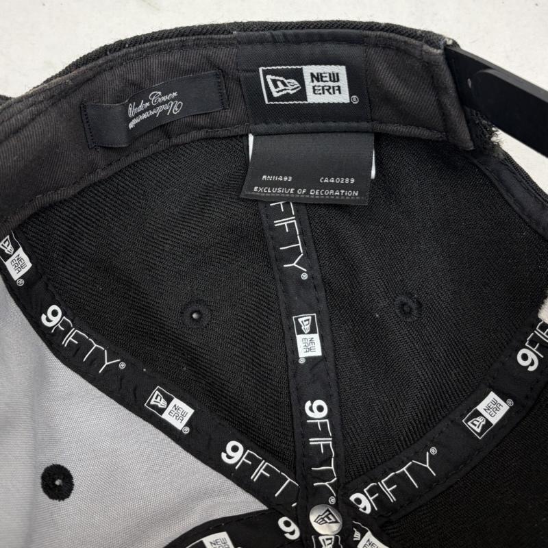アンダーカバー UNDERCOVER 帽子 キャップ NEW ERA ニューエラ コラボ キャップ スナップバック ロゴ 刺繍 - ロゴ、文字 X 刺繍 黒 / ブラック / black X 白 / ホワイト / white メンズ USED 古着 中古 50162213
