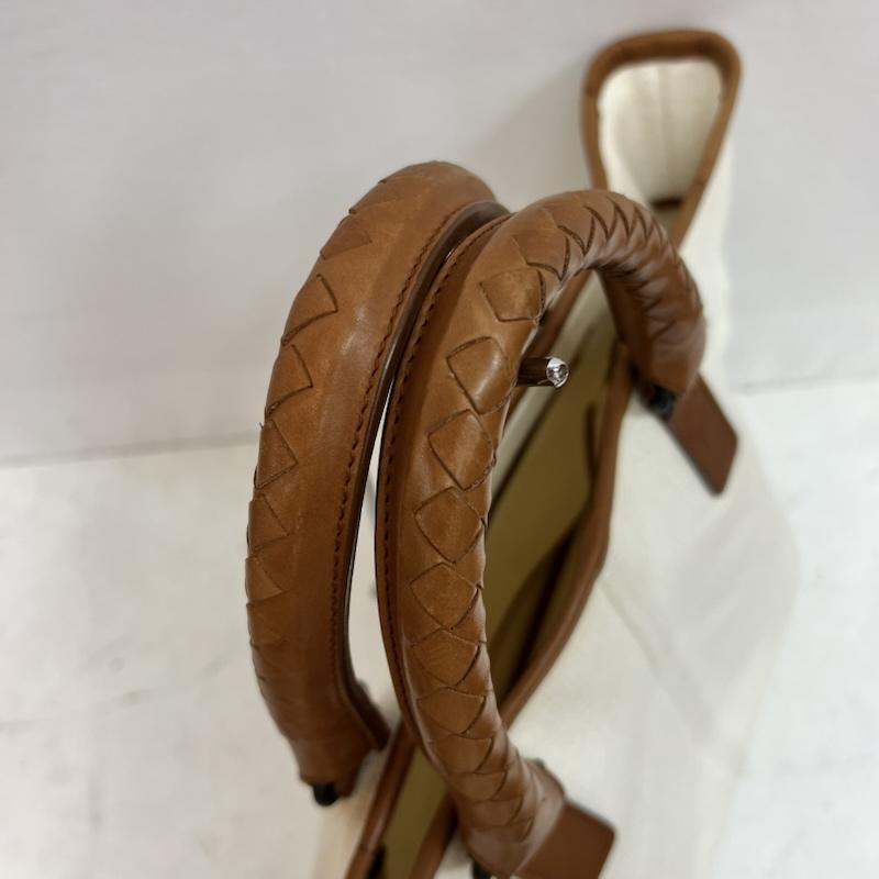ボッテガヴェネタ BOTTEGA VENETA トートバッグ トートバッグ 編み込みレザーハンドル キャンバストートバッグ - 白 / ホワイト / white X 茶 / ブラウン / brown メンズ USED 古着 中古 50162290