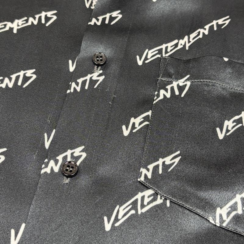 ヴェトモン VETEMENTS シャツ、ブラウス 半袖 UE52SH260W ロゴ 総柄 ナイロン オーバーサイズ 半袖 シャツ XS メンズ USED 古着 中古 50162498