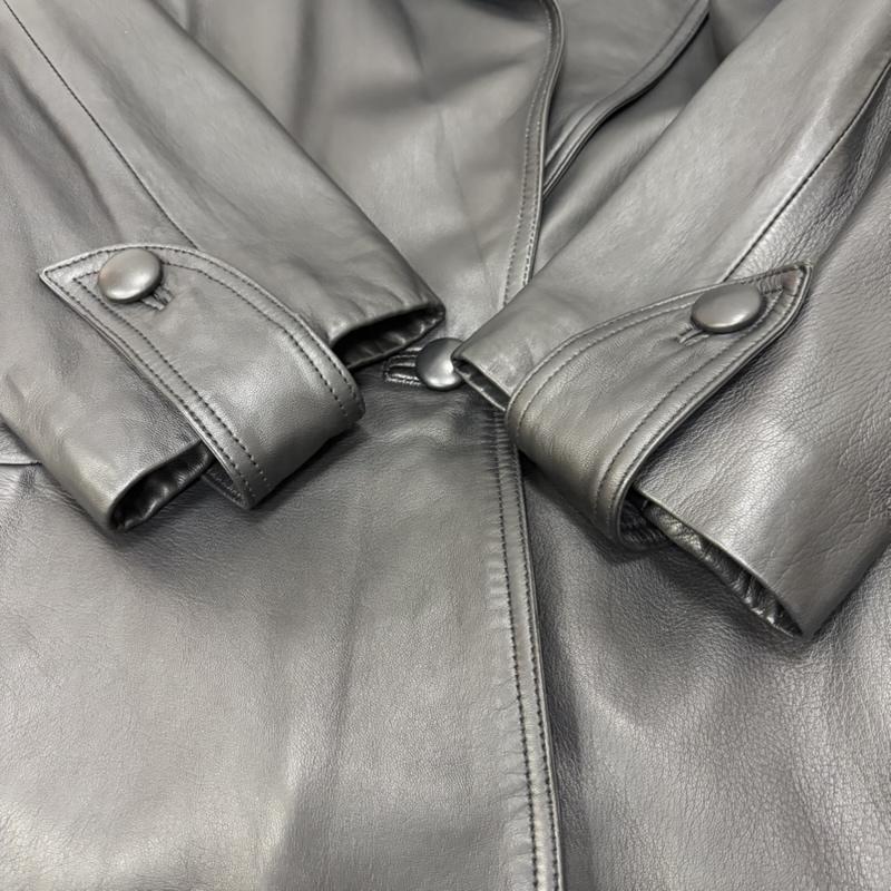 エンバ EMBA ジャケット、上着 レザージャケット スペインラム ミンクファー ジャケット black FREE FREE 黒 / ブラック / black レディース USED 古着 中古 50162503