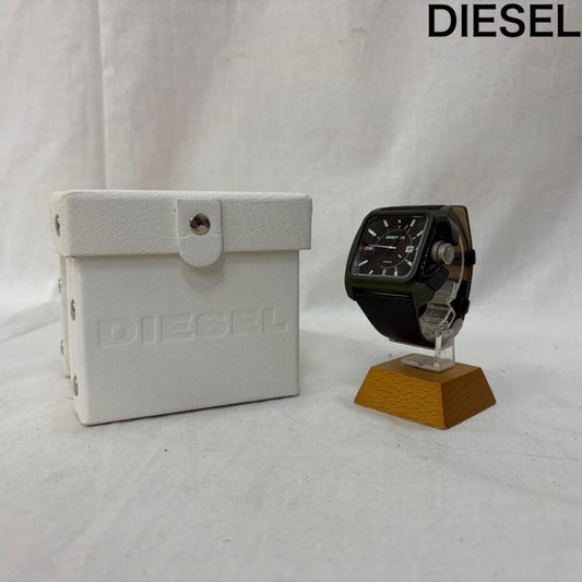 ディーゼル DIESEL 腕時計 アナログ（クォーツ式） DZ1543 スクエア レザー製ベルト 箱付き FREE メンズ USED 古着 中古 50162527