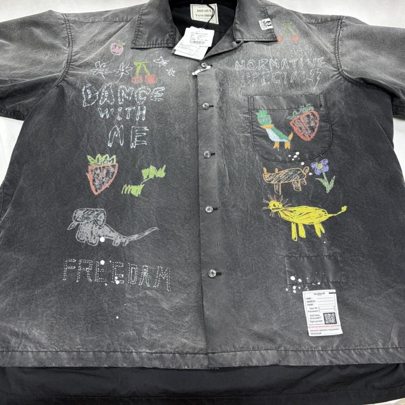 ミハラヤスヒロ MIHARAYASUHIRO シャツ、ブラウス 半袖 26SS Hand Drawing Print Shirt 落書き風 プリント 半袖 開襟 シャツ J16SH184 46 ロゴ、文字 X プリント マルチカラー / マルチカラー / multicolor メンズ USED 古着 中古 50162585