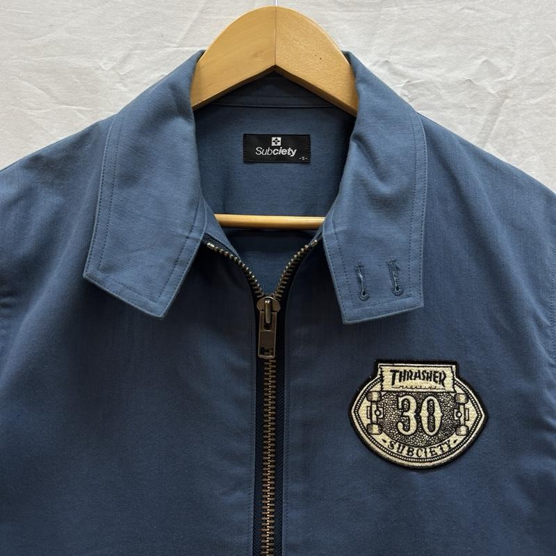 サブサエティ Subciety ジャケット、上着 ジャンパー、ブルゾン スラッシャー コラボ ロゴ 刺繍 プリント スイングトップ ハリントン ジャケット S メンズ USED 古着 中古 50162616