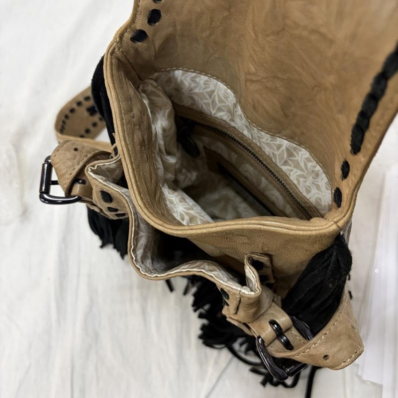 トーマスワイルド THOMAS WYLDE ショルダーバッグ ショルダーバッグ スカルフリンジショルダーバッグ レザー leather bag ベージュ - スカル ベージュ / ベージュ / beige X 黒 / ブラック / black メンズ USED 古着 中古 50162673